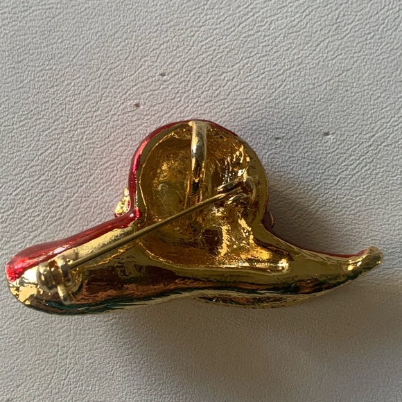 Red Hat enamel brooch pin pendant - Picture 5 of 11